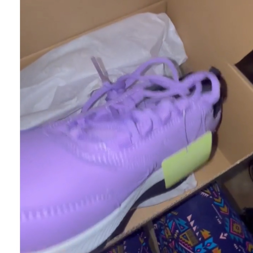 New jogging sneakers - Picture 3 of 4